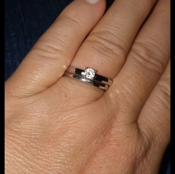 Wedding Ring Set - Picture 2 of 3